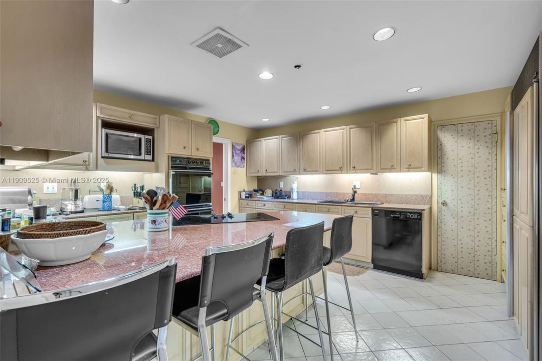 En Venta: $2,750,000 (4 camas, 4 baños, 3127 Pies cuadrados)