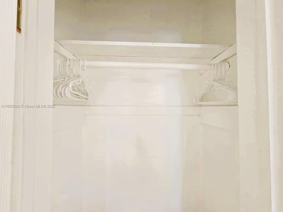 出租: $2,450 (2 贝兹, 2 浴室, 900 平方英尺)