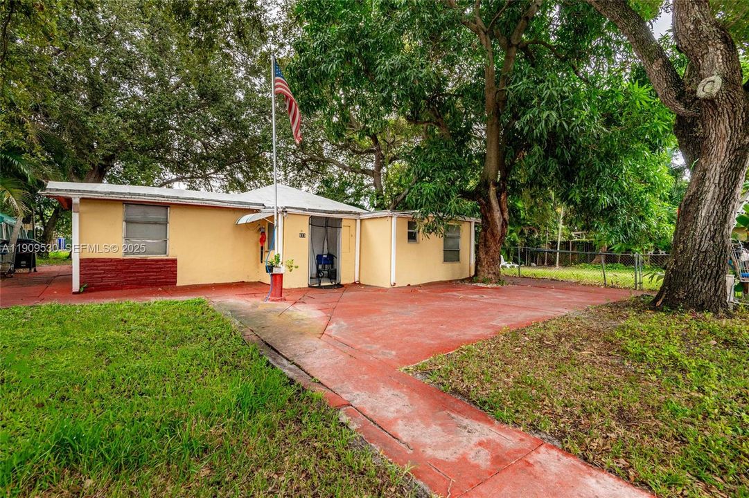 For Sale: $759,900 (0 beds, 0 baths, 2206 Square Feet)