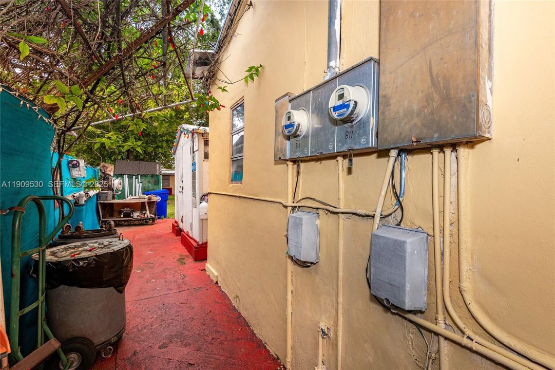 For Sale: $759,900 (0 beds, 0 baths, 2206 Square Feet)