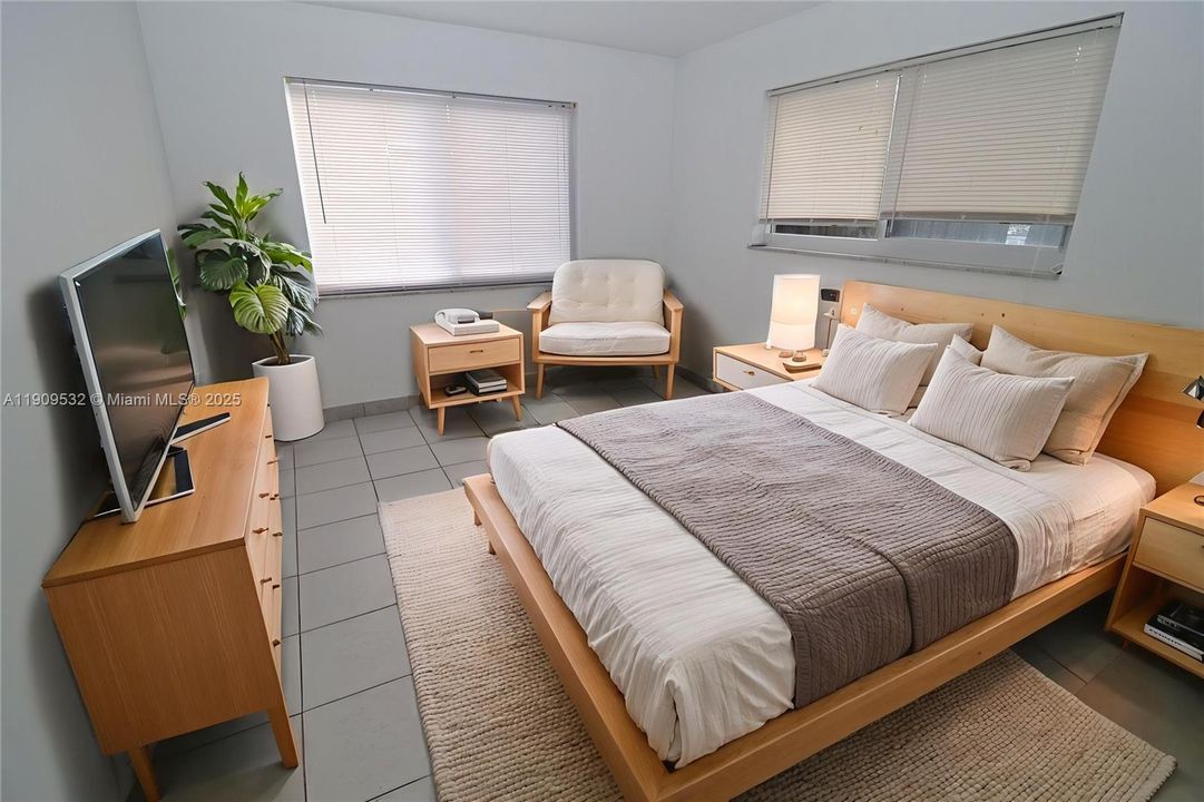 合同活跃: $1,400 (1 贝兹, 1 浴室, 700 平方英尺)