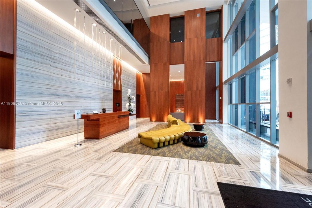 Recently Rented: $5,950 (2 beds, 2 baths, 1076 Square Feet)