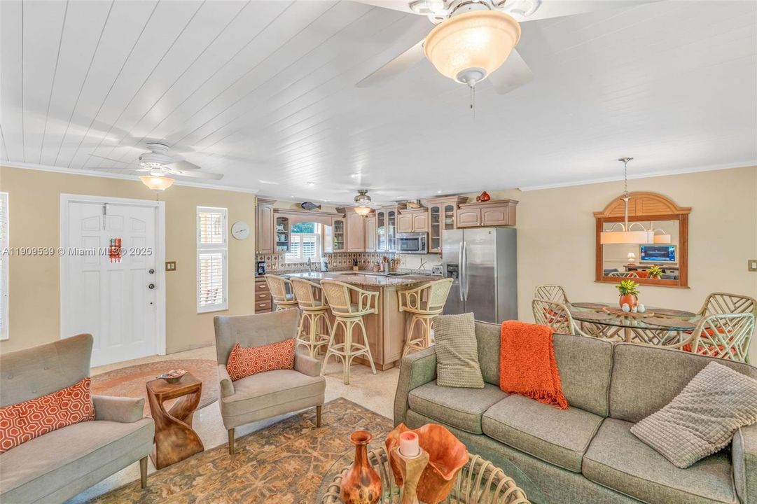 待售: $1,250,000 (4 贝兹, 2 浴室, 2166 平方英尺)