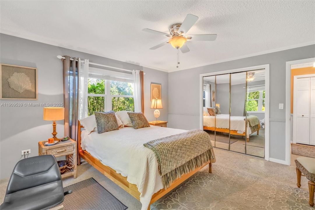 待售: $1,250,000 (4 贝兹, 2 浴室, 2166 平方英尺)