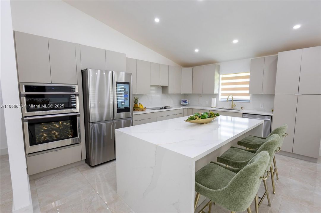 For Rent: $5,500 (4 beds, 2 baths, 2086 Square Feet)