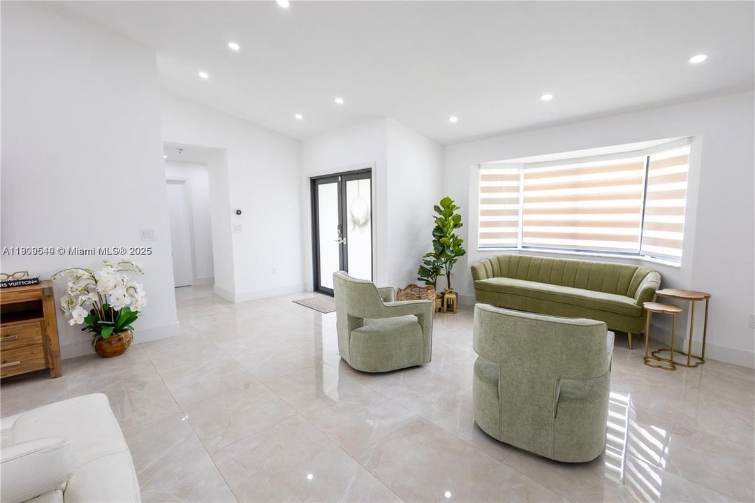 For Rent: $5,500 (4 beds, 2 baths, 2086 Square Feet)