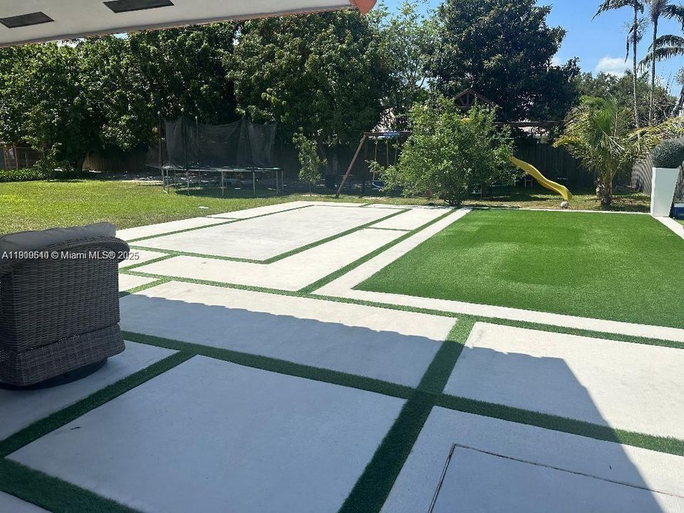 For Rent: $5,500 (4 beds, 2 baths, 2086 Square Feet)