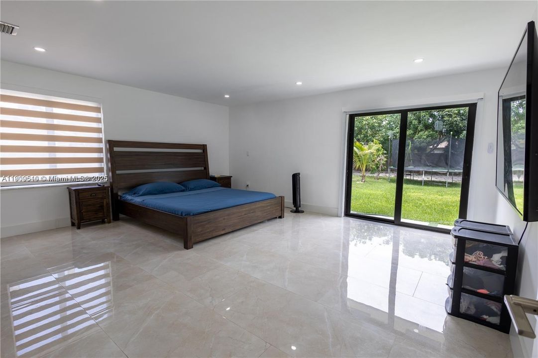 For Rent: $5,500 (4 beds, 2 baths, 2086 Square Feet)