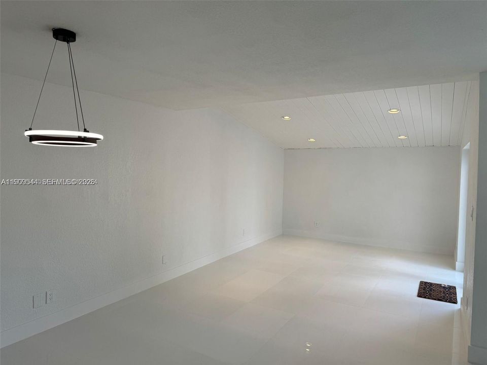 En Venta: $495,000 (3 camas, 2 baños, 1365 Pies cuadrados)