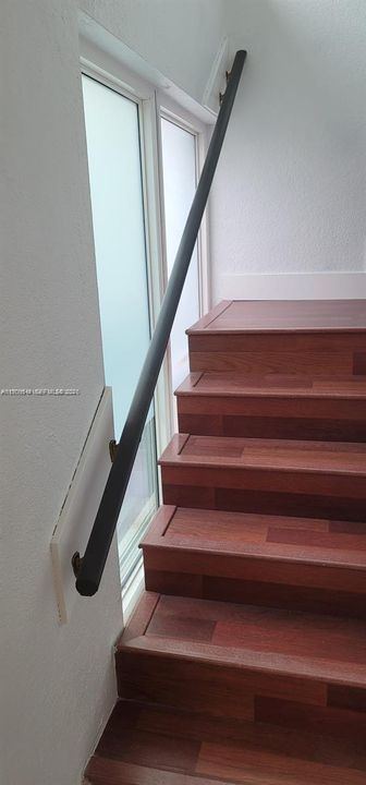 En Venta: $495,000 (3 camas, 2 baños, 1365 Pies cuadrados)