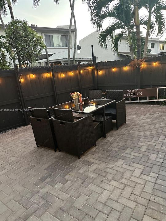 En Venta: $495,000 (3 camas, 2 baños, 1365 Pies cuadrados)