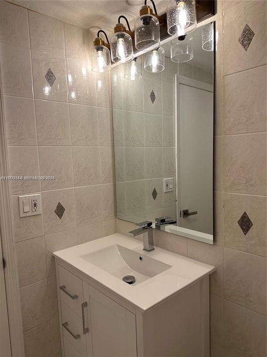 En Venta: $495,000 (3 camas, 2 baños, 1365 Pies cuadrados)