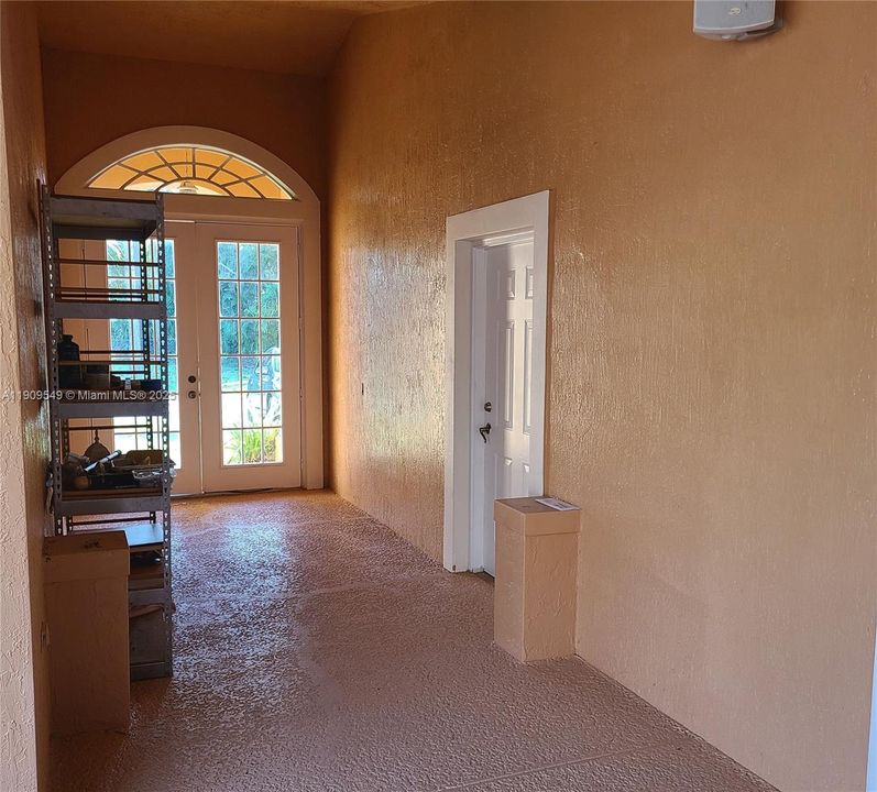 Active With Contract: $585,000 (5 beds, 3 baths, 2694 Square Feet)