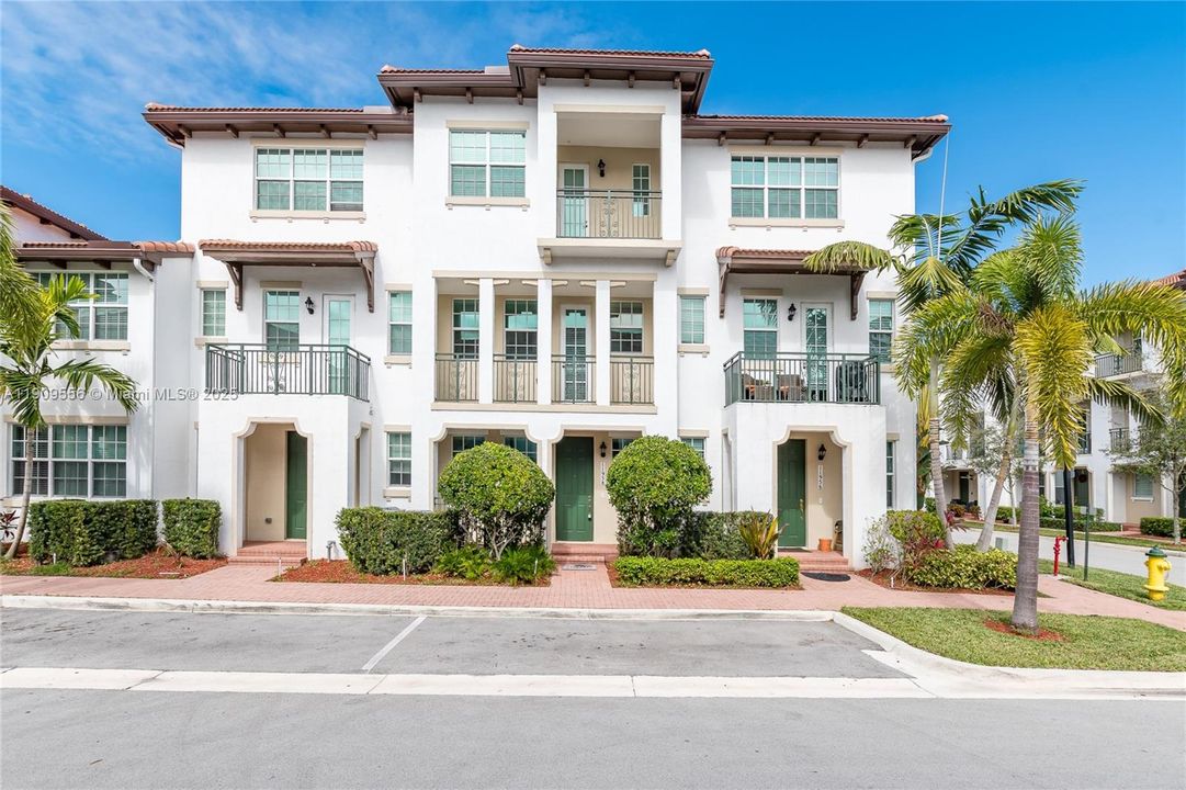 Active With Contract: $3,500 (3 beds, 3 baths, 1955 Square Feet)