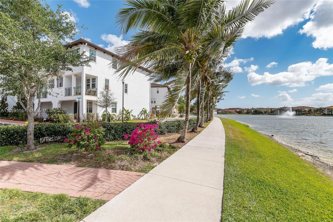 Active With Contract: $3,500 (3 beds, 3 baths, 1955 Square Feet)