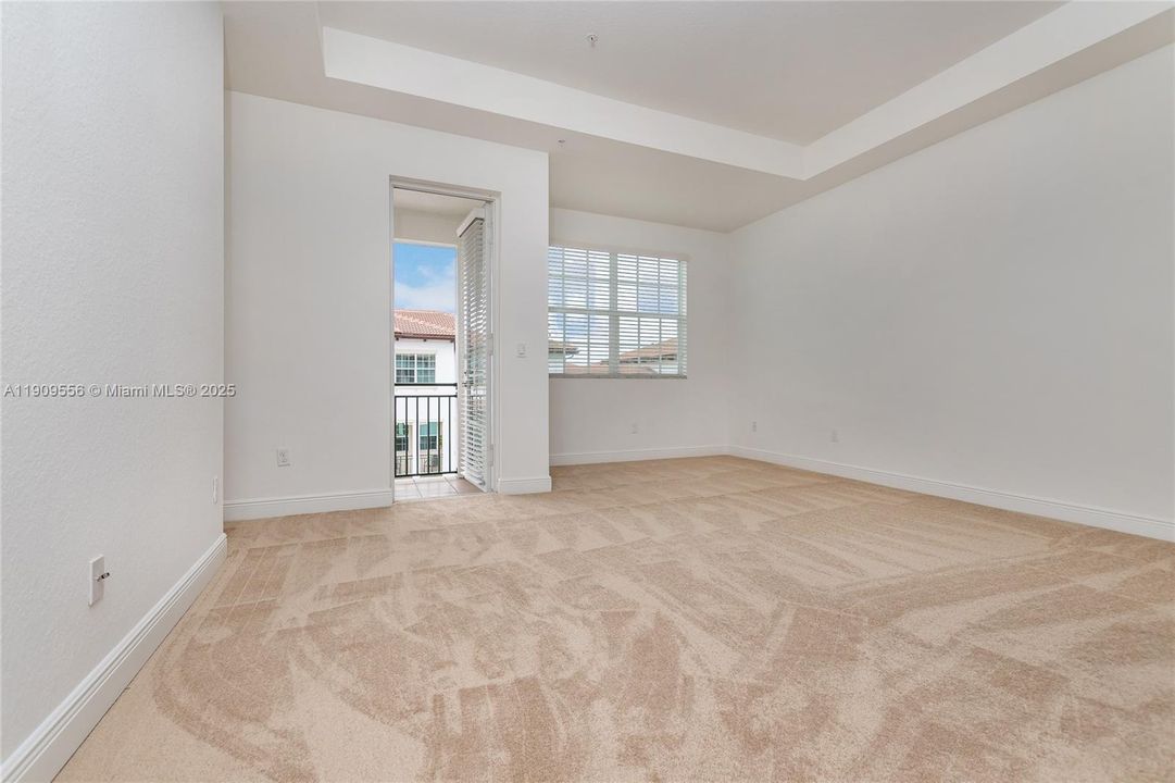 Active With Contract: $3,500 (3 beds, 3 baths, 1955 Square Feet)