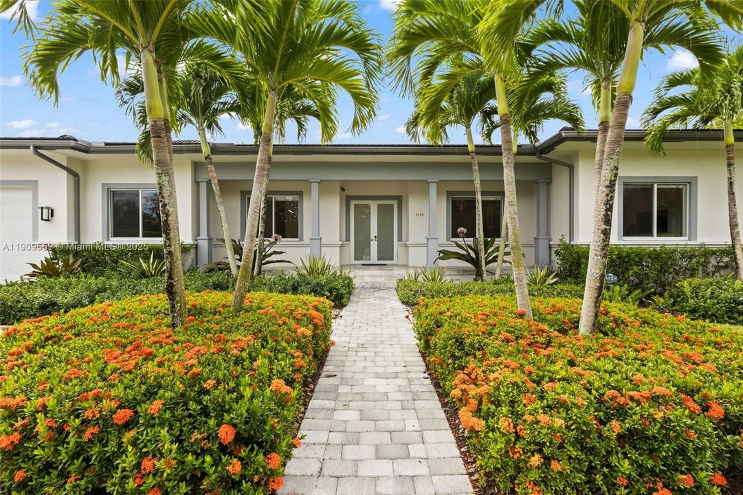 В аренду: $17,000 (6 спален, 6 ванн, 4444 Квадратных фут)