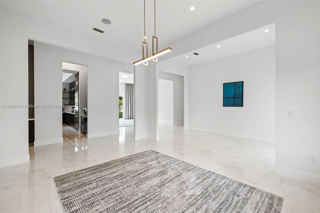 В аренду: $17,000 (6 спален, 6 ванн, 4444 Квадратных фут)