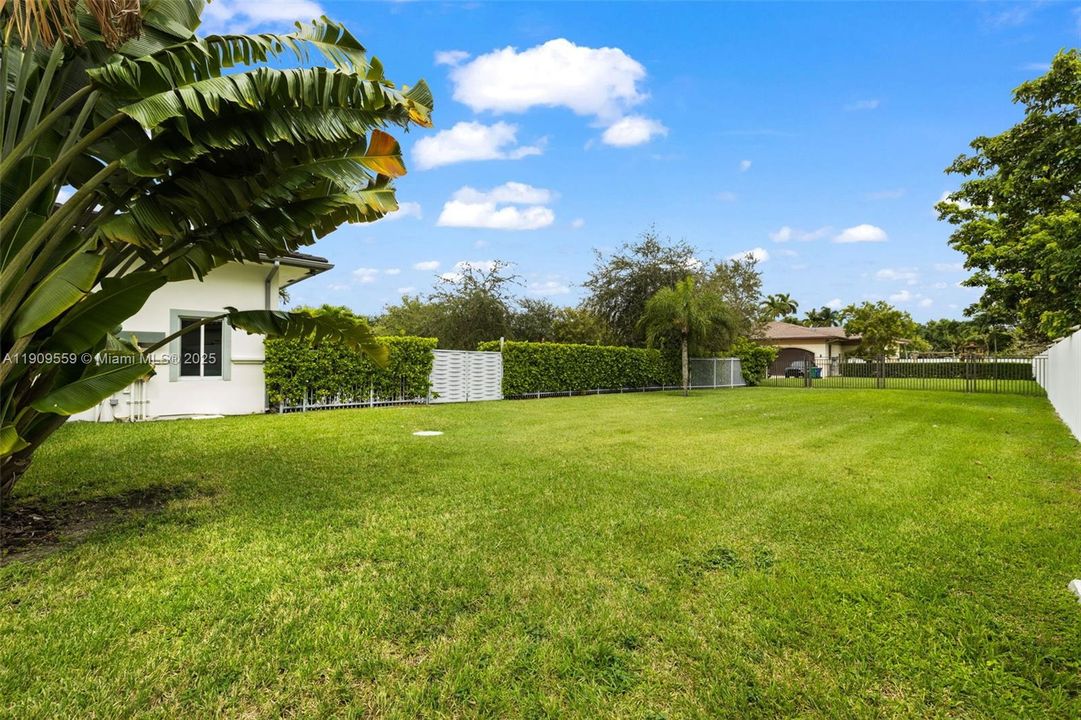 В аренду: $17,000 (6 спален, 6 ванн, 4444 Квадратных фут)