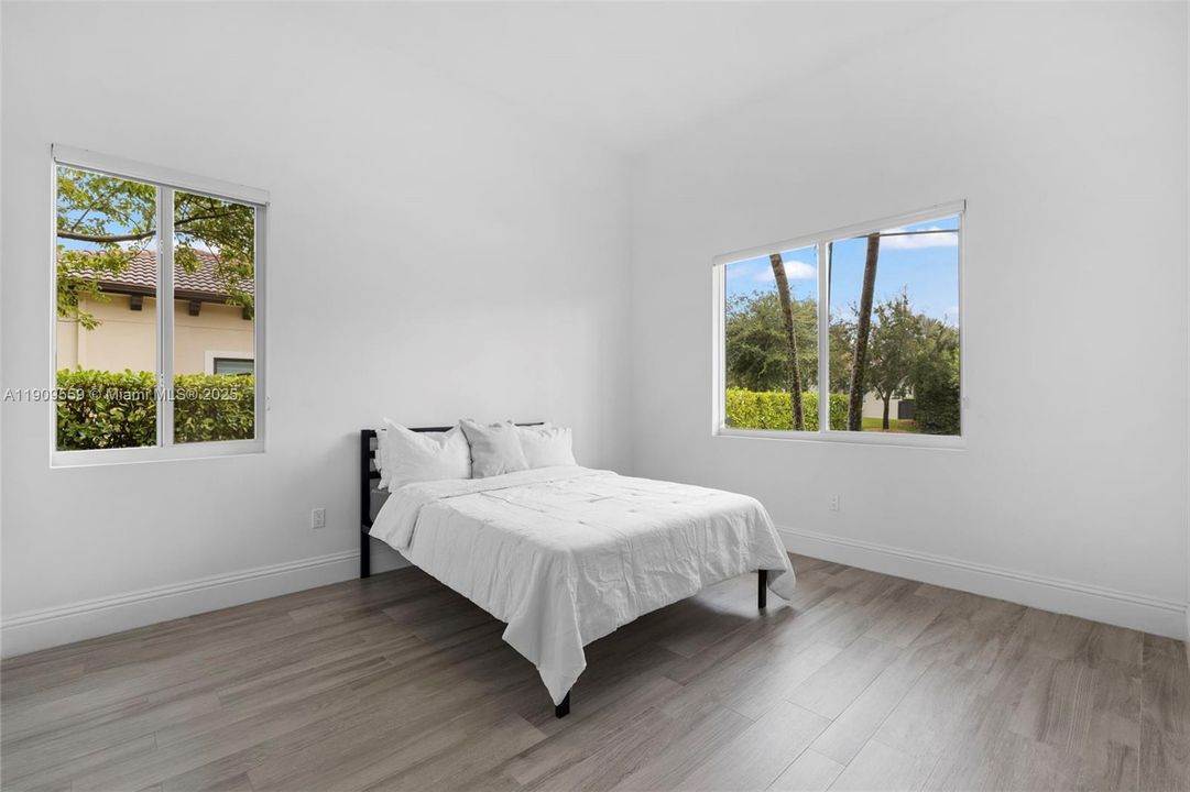 В аренду: $17,000 (6 спален, 6 ванн, 4444 Квадратных фут)