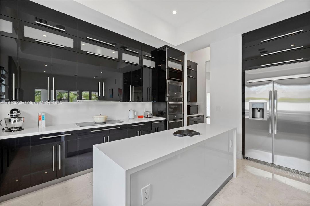 В аренду: $17,000 (6 спален, 6 ванн, 4444 Квадратных фут)