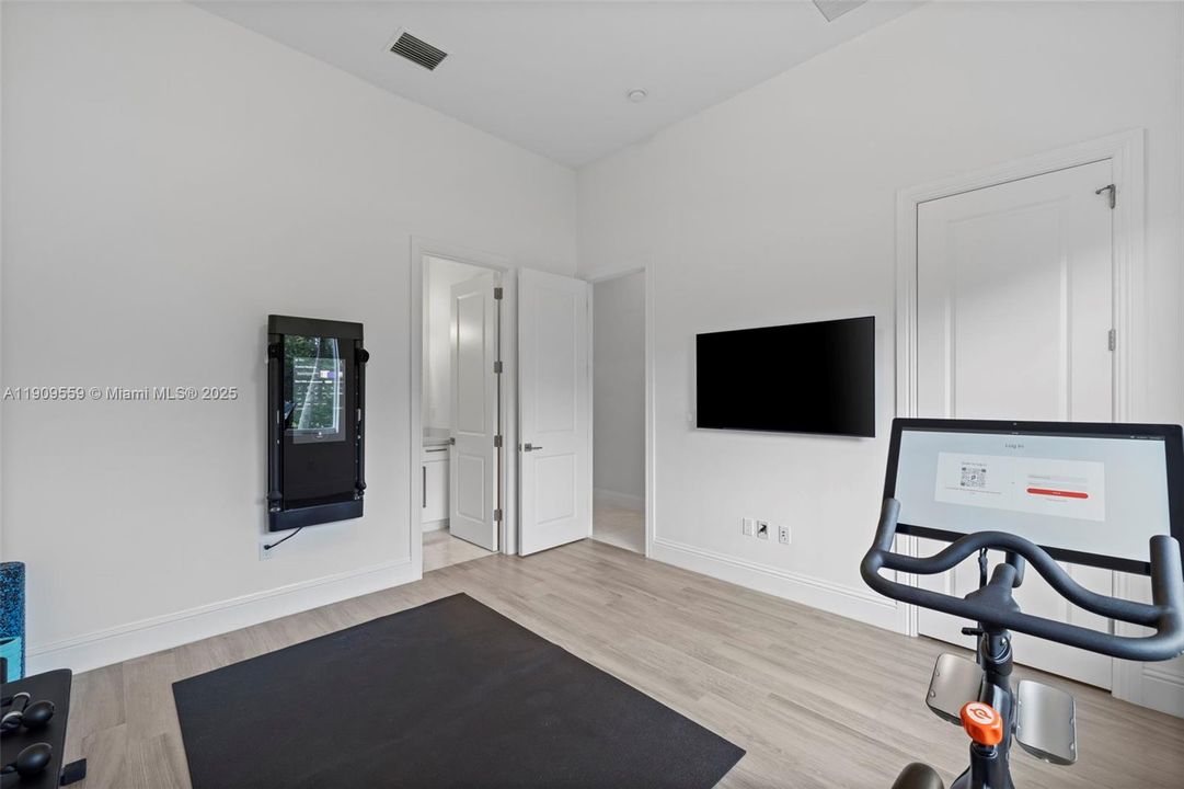 В аренду: $17,000 (6 спален, 6 ванн, 4444 Квадратных фут)