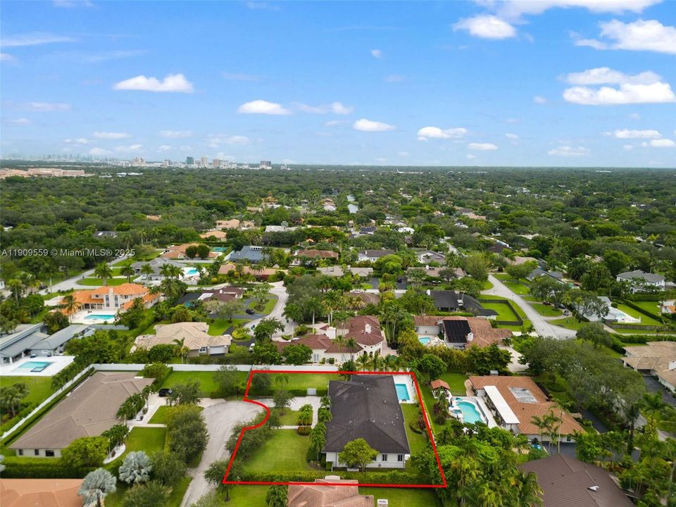 В аренду: $17,000 (6 спален, 6 ванн, 4444 Квадратных фут)