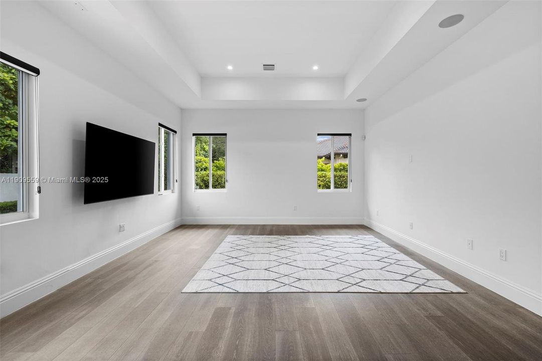 В аренду: $17,000 (6 спален, 6 ванн, 4444 Квадратных фут)