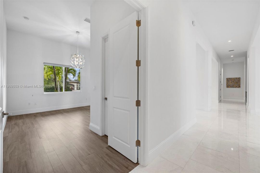 В аренду: $17,000 (6 спален, 6 ванн, 4444 Квадратных фут)