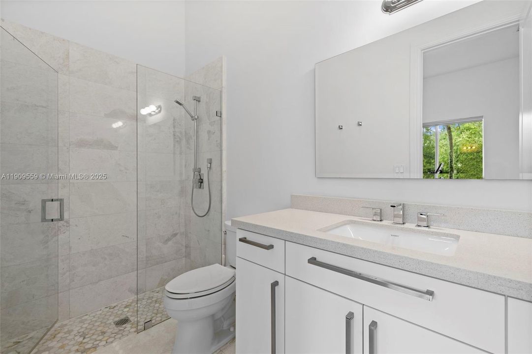 В аренду: $17,000 (6 спален, 6 ванн, 4444 Квадратных фут)