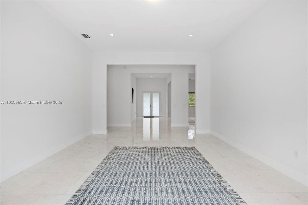 В аренду: $17,000 (6 спален, 6 ванн, 4444 Квадратных фут)