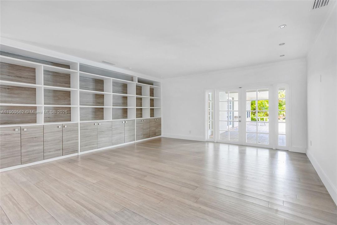 En Renta: $7,800 (4 camas, 3 baños, 4200 Pies cuadrados)