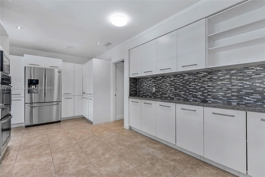 En Renta: $7,800 (4 camas, 3 baños, 4200 Pies cuadrados)