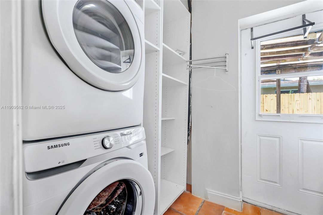 En Renta: $7,800 (4 camas, 3 baños, 4200 Pies cuadrados)