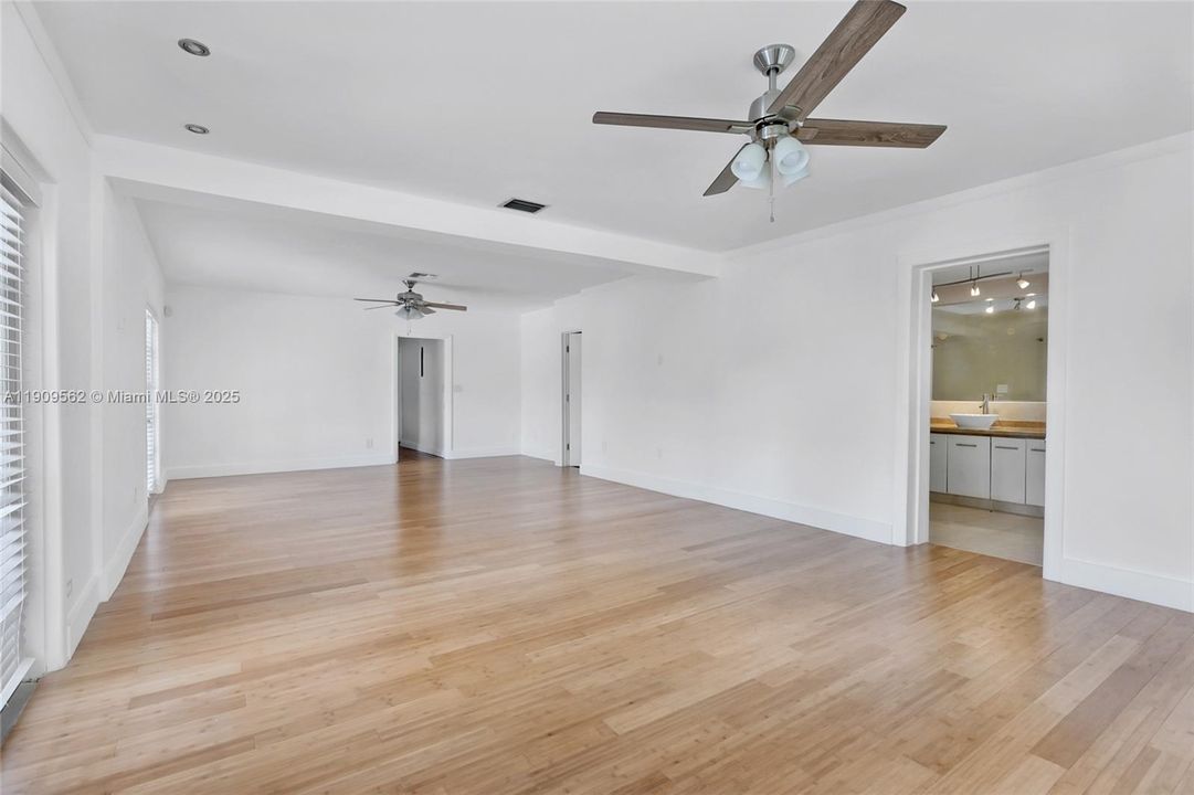 En Renta: $7,800 (4 camas, 3 baños, 4200 Pies cuadrados)