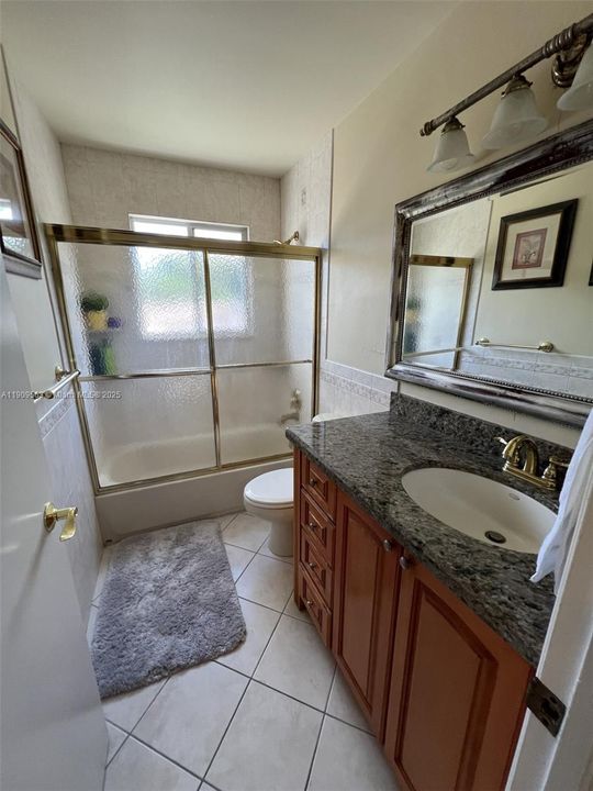 Под контрактом: $599,000 (4 спален, 2 ванн, 2231 Квадратных фут)