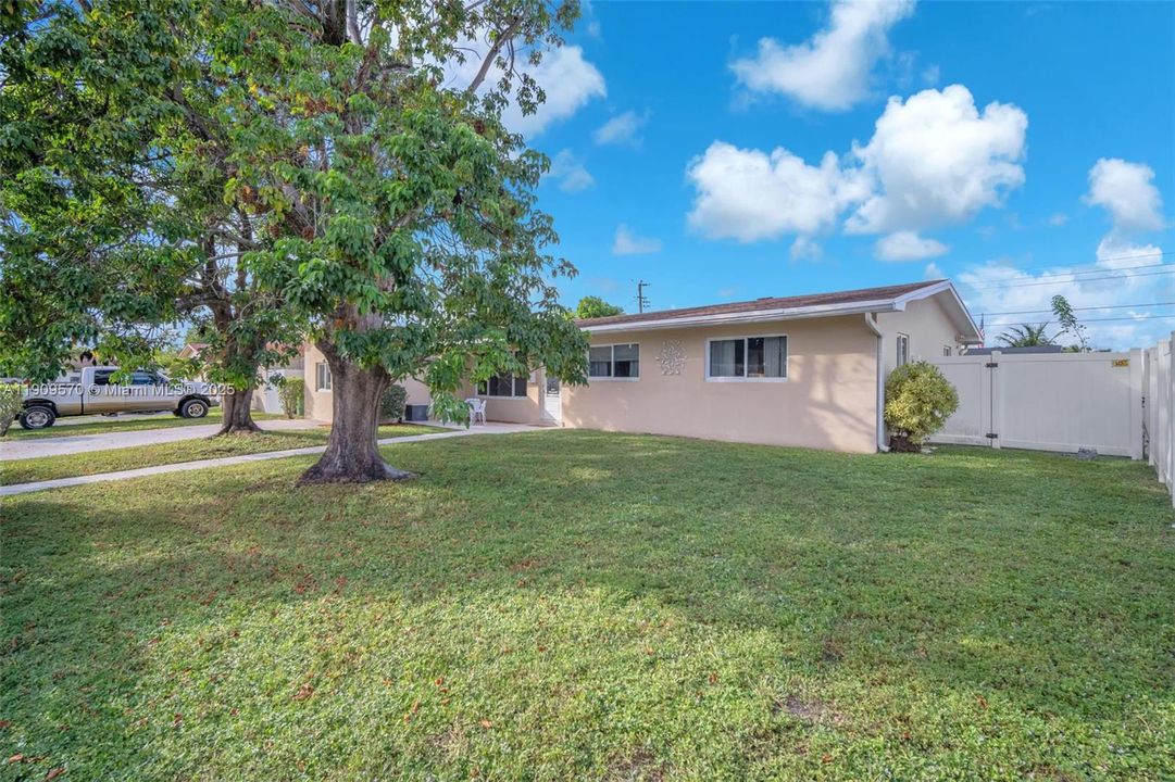 Activo con contrato: $600,000 (4 camas, 2 baños, 2029 Pies cuadrados)