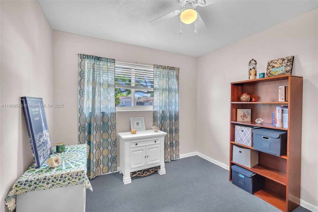 Activo con contrato: $600,000 (4 camas, 2 baños, 2029 Pies cuadrados)