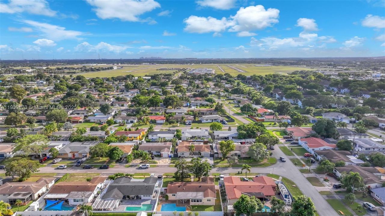 Activo con contrato: $600,000 (4 camas, 2 baños, 2029 Pies cuadrados)