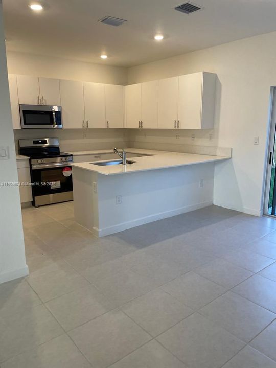 For Sale: $450,000 (3 beds, 2 baths, 1588 Square Feet)