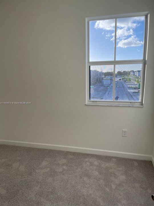 For Sale: $450,000 (3 beds, 2 baths, 1588 Square Feet)