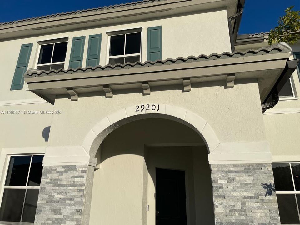 For Sale: $450,000 (3 beds, 2 baths, 1588 Square Feet)