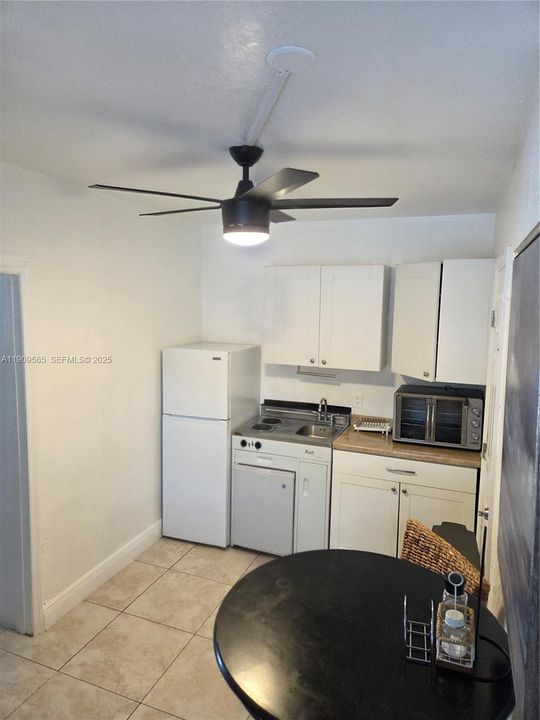 For Rent: $1,300 (5 beds, 4 baths, 3003 Square Feet)