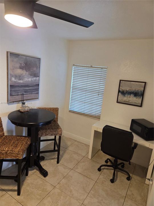 For Rent: $1,300 (5 beds, 4 baths, 3003 Square Feet)