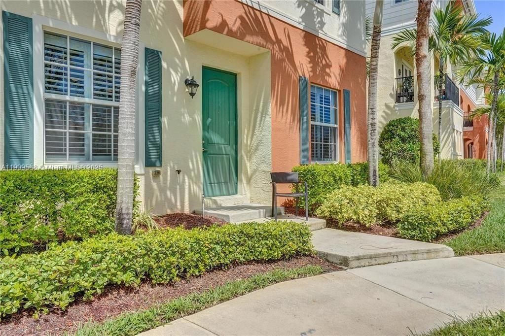 En Venta: $499,000 (3 camas, 2 baños, 2036 Pies cuadrados)