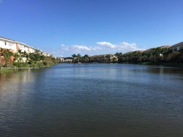 En Venta: $499,000 (3 camas, 2 baños, 2036 Pies cuadrados)