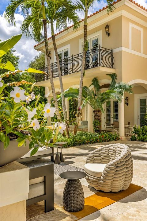 For Sale: $18,500,000 (9 beds, 8 baths, 9997 Square Feet)