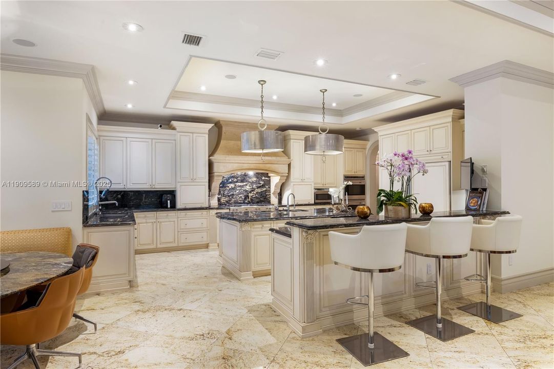 For Sale: $18,500,000 (9 beds, 8 baths, 9997 Square Feet)