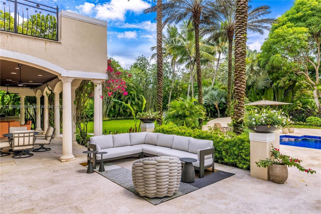 For Sale: $18,500,000 (9 beds, 8 baths, 9997 Square Feet)