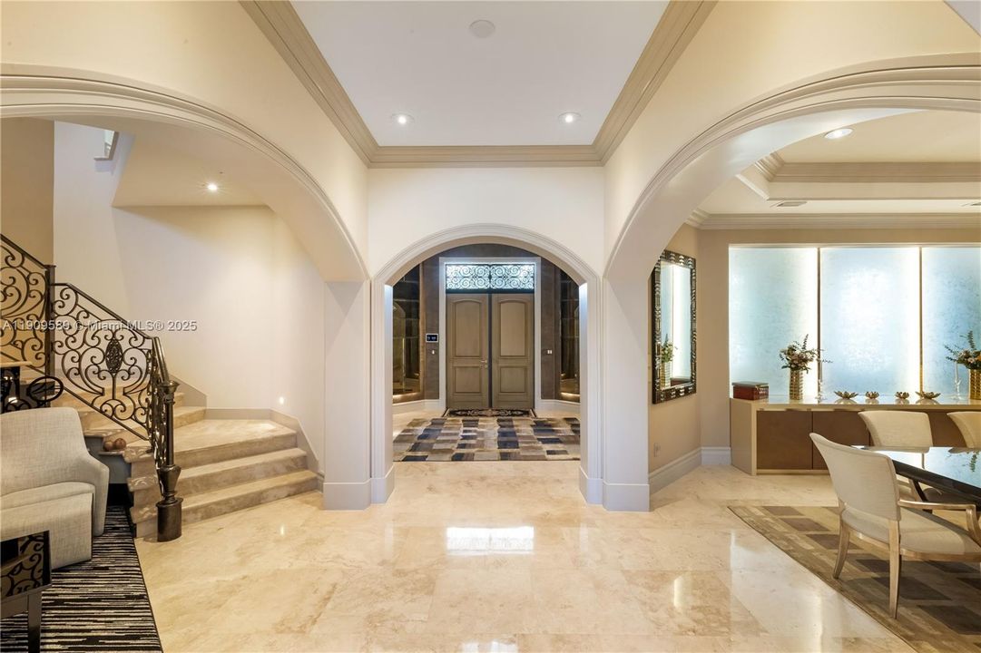 For Sale: $18,500,000 (9 beds, 8 baths, 9997 Square Feet)